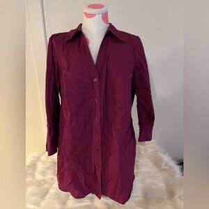 Eloquii collared button shirt w/quarter-length sleeves. Sleeves have buttons too